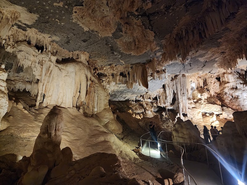 Photo 1 at Al Hoota Cave in الحمراء