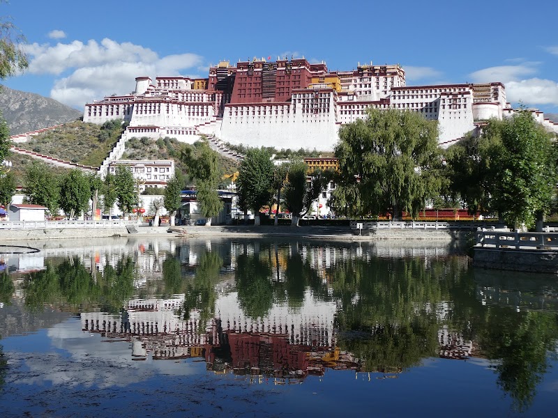 Photo 1 at Potala Palace in La Sa Shi