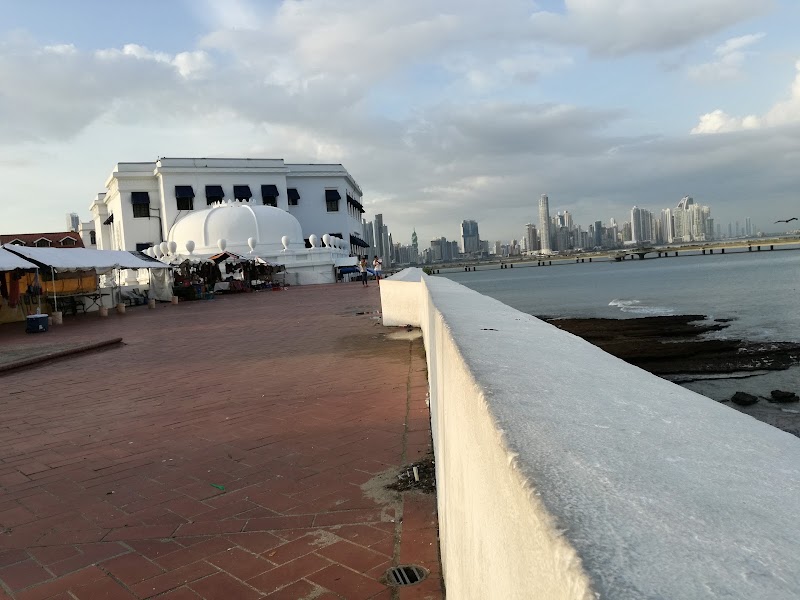 Photo 3 at Paseo de Las Bóvedas in Panamá