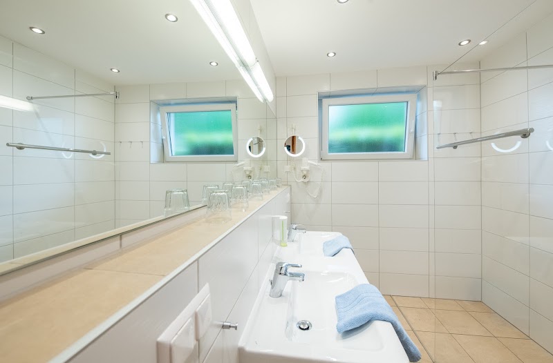 Photo 3 at BARRY MEMLE SeeResort in Velden am Wörthersee