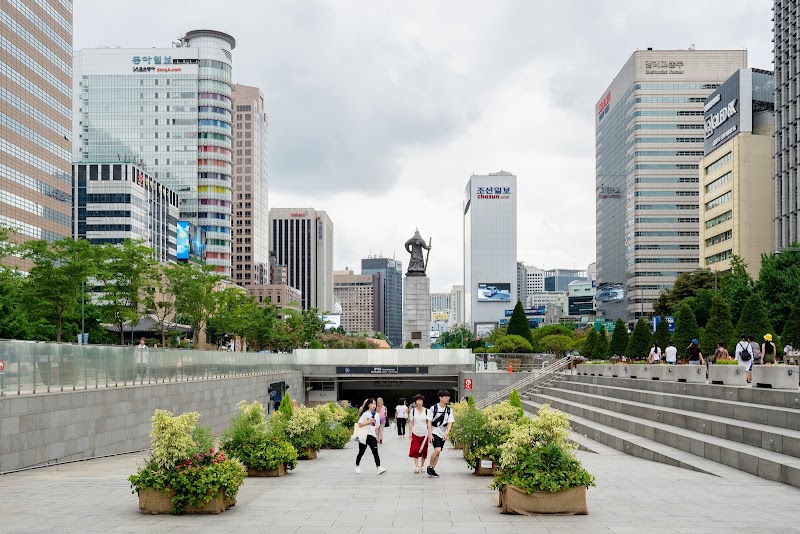 Gwanghwamun Square in Sejong-daero