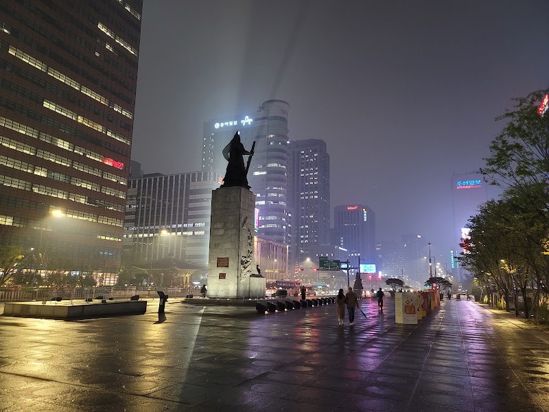 Photo 6 at Gwanghwamun Square in Sejong-daero