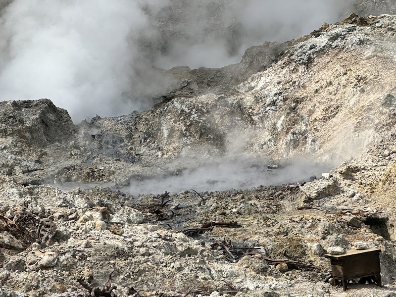 Soufrière Drive In Volcano in Malgretoute