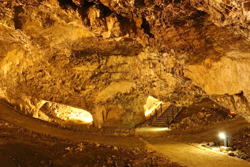 Photo 6 at Zedekiah's Cave in ירושלים
