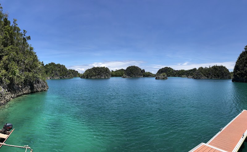 Photo 1 at Piaynemo in Distrik Waigeo Barat Kepulauan