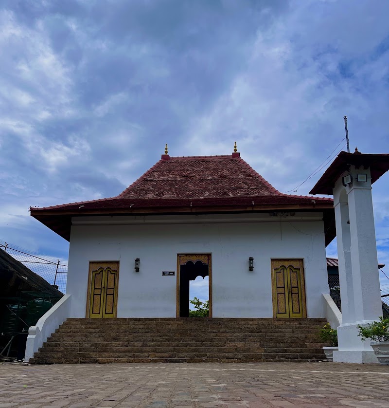 Photo 3 at Dambulu Rock Inscription | දඹුල්ල ශිලා ලේඛනය in Dambulla