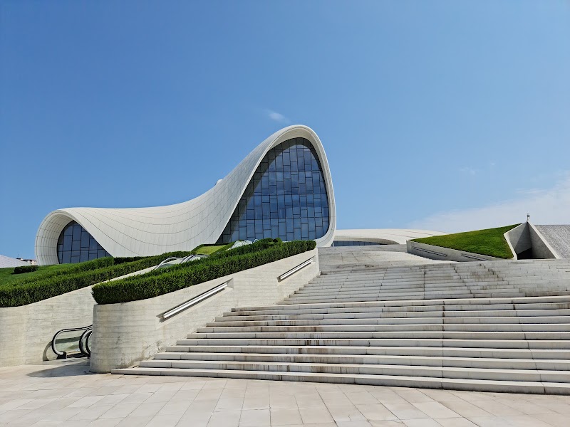 Heydar Aliyev Center in Bakı