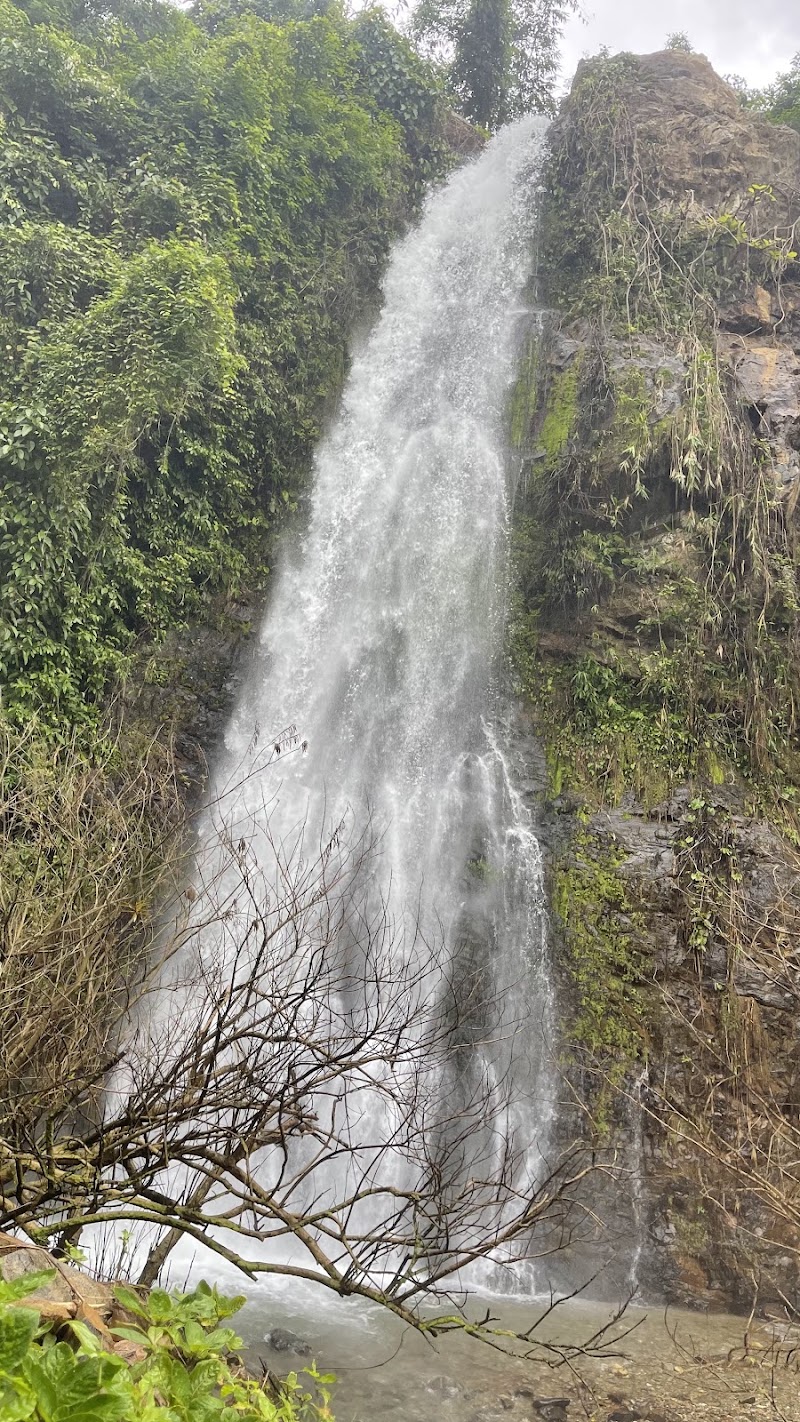 Kaeng Nyui Waterfall in Vang Vieng