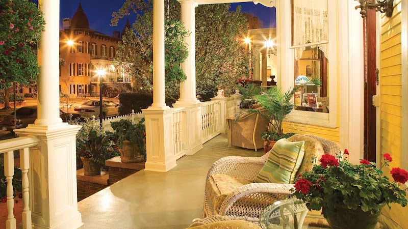 Azalea Inn and Villas in Savannah