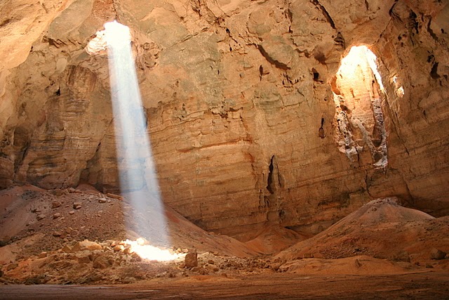 Majlis al Jinn Cave in Quriyat
