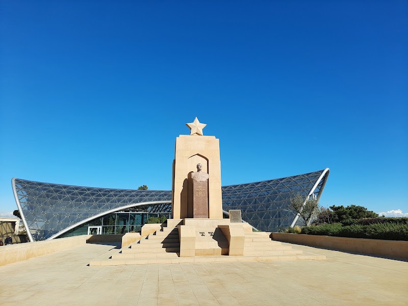 Photo 5 at Həzi Aslanov Qəbirüstü Abidəsi (Hazi Aslanov Grave Monument) in Baku