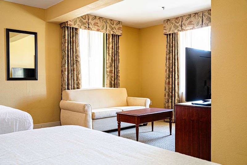Photo 4 at Hampton Inn Charleston-Historic District in Charleston