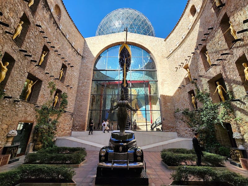 Photo 2 at Dalí Theatre-Museum in Figueres