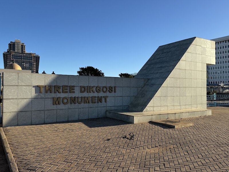 Photo 2 at The Three Dikgosi Monument in Gaborone