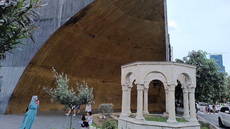 Kapllan Pasha Tomb in Tiranë