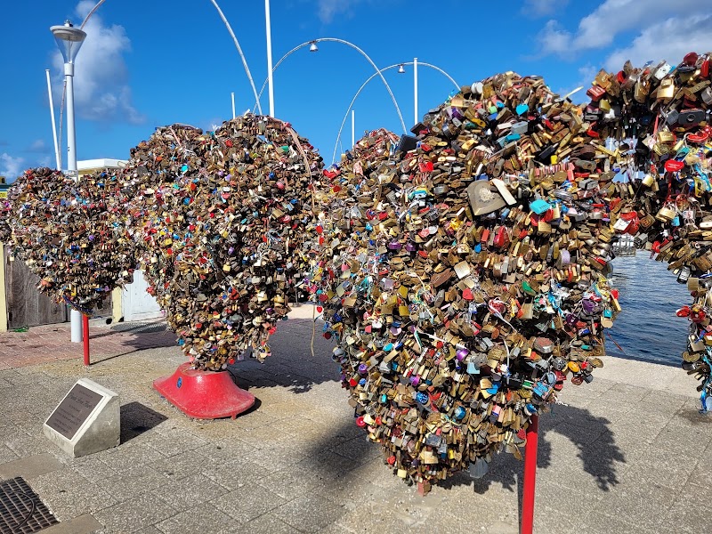 Photo 3 at Queen Emma Bridge in Willemstad
